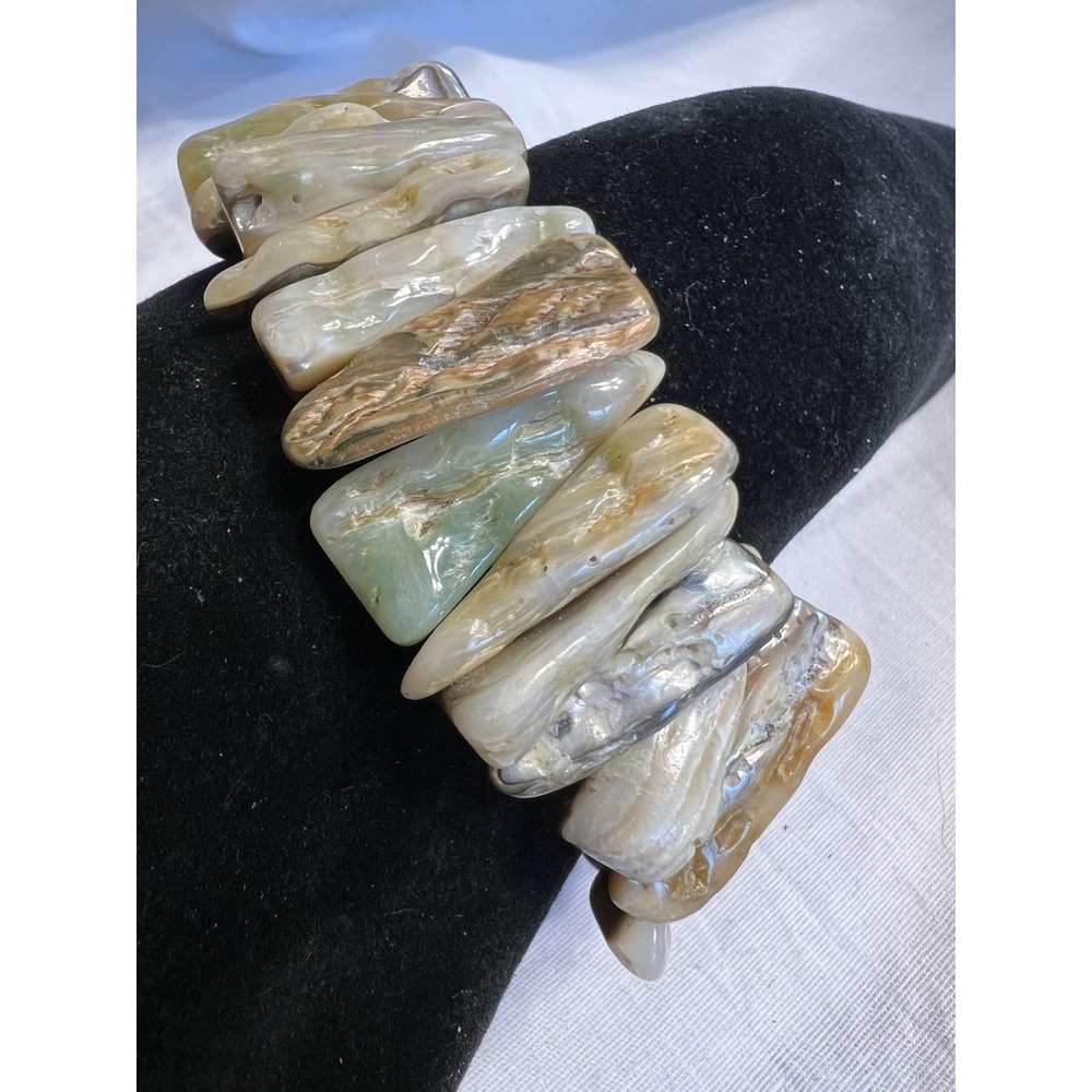Polished Stones And Shells Bracelet - Picture 2 of 4